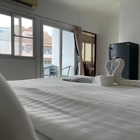 Malee Guesthouse And Restaurant Pattaya Ngoại thất bức ảnh
