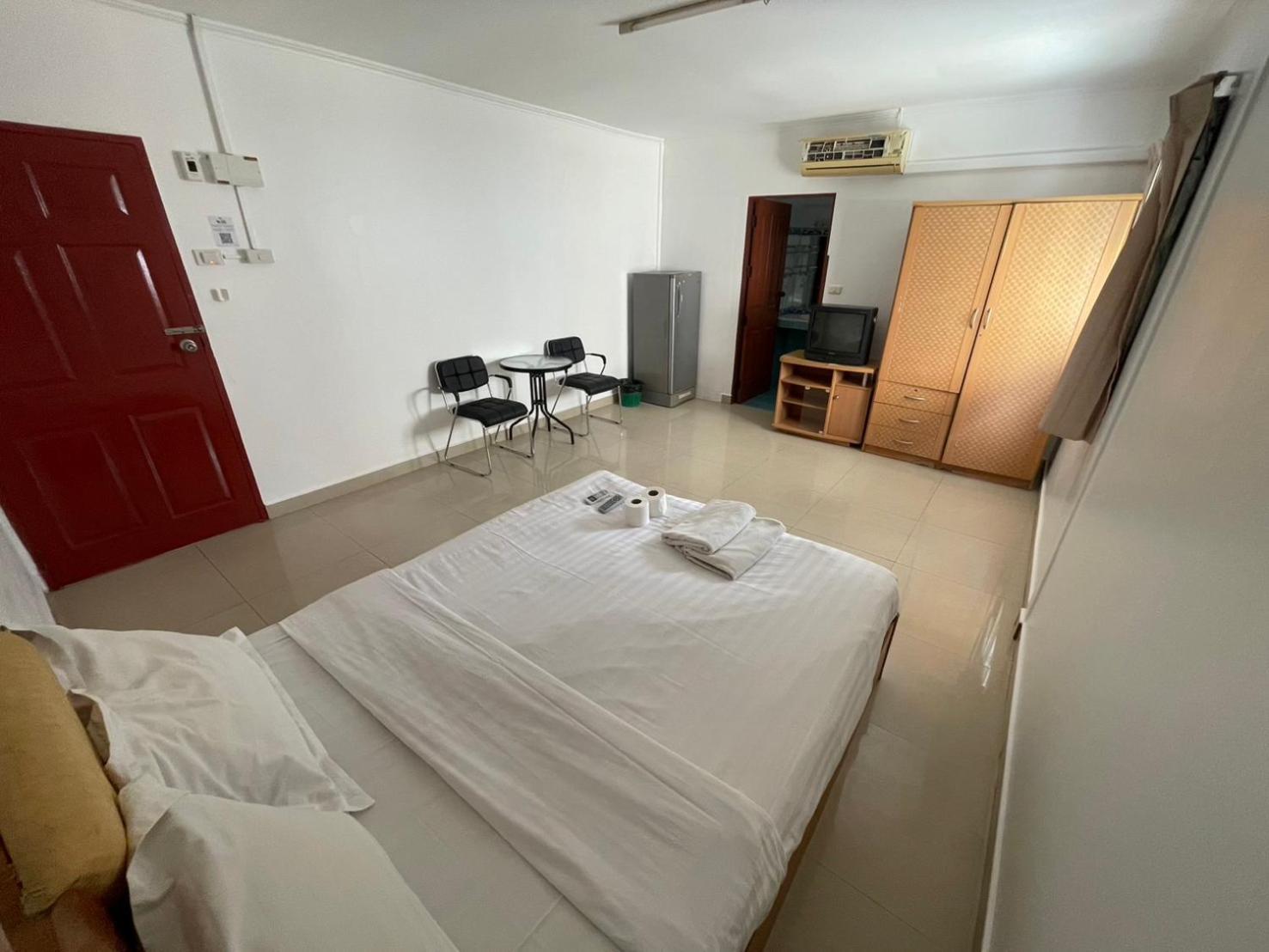 Malee Guesthouse And Restaurant Pattaya Ngoại thất bức ảnh