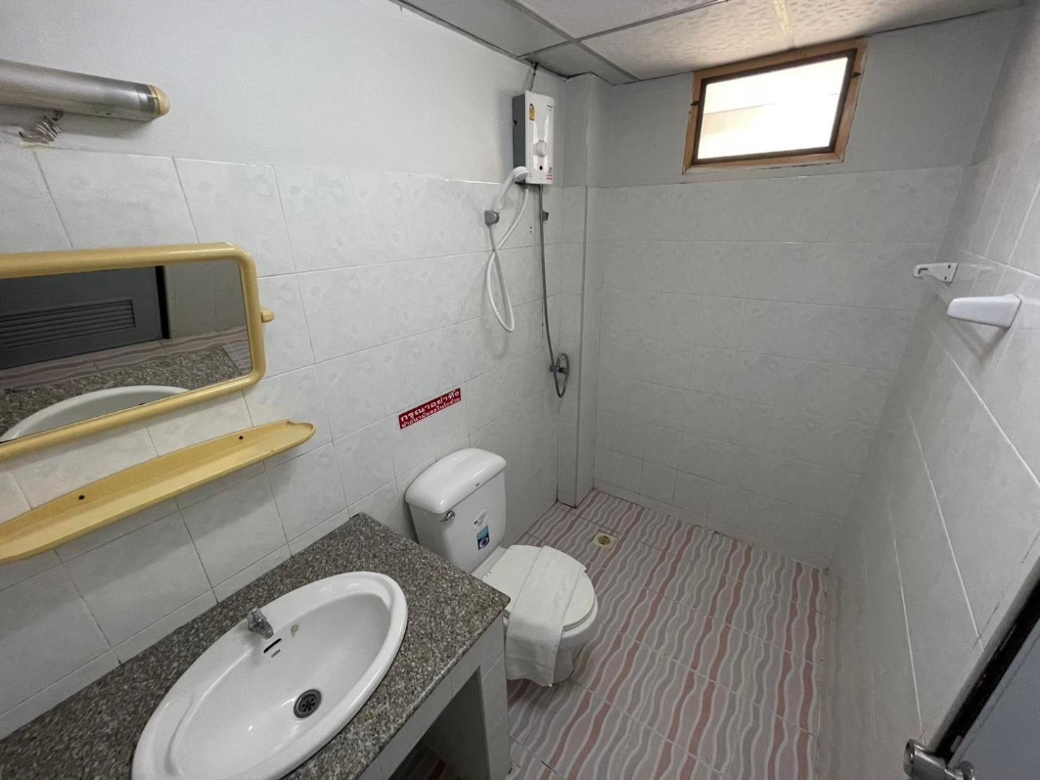 Malee Guesthouse And Restaurant Pattaya Ngoại thất bức ảnh