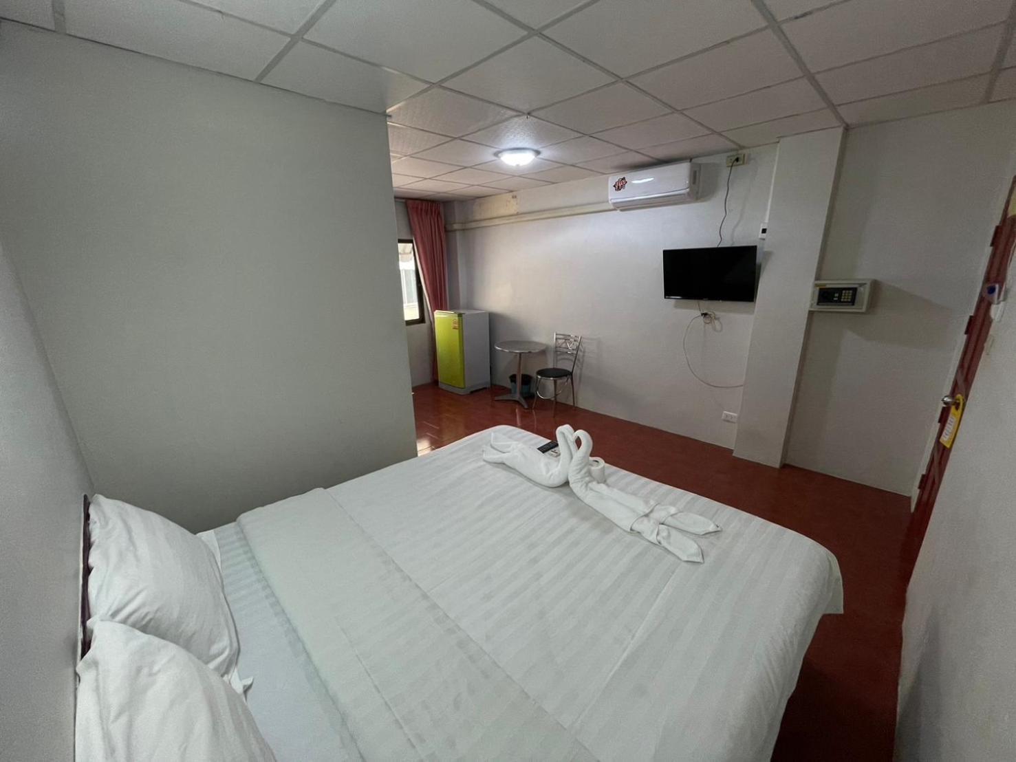 Malee Guesthouse And Restaurant Pattaya Ngoại thất bức ảnh