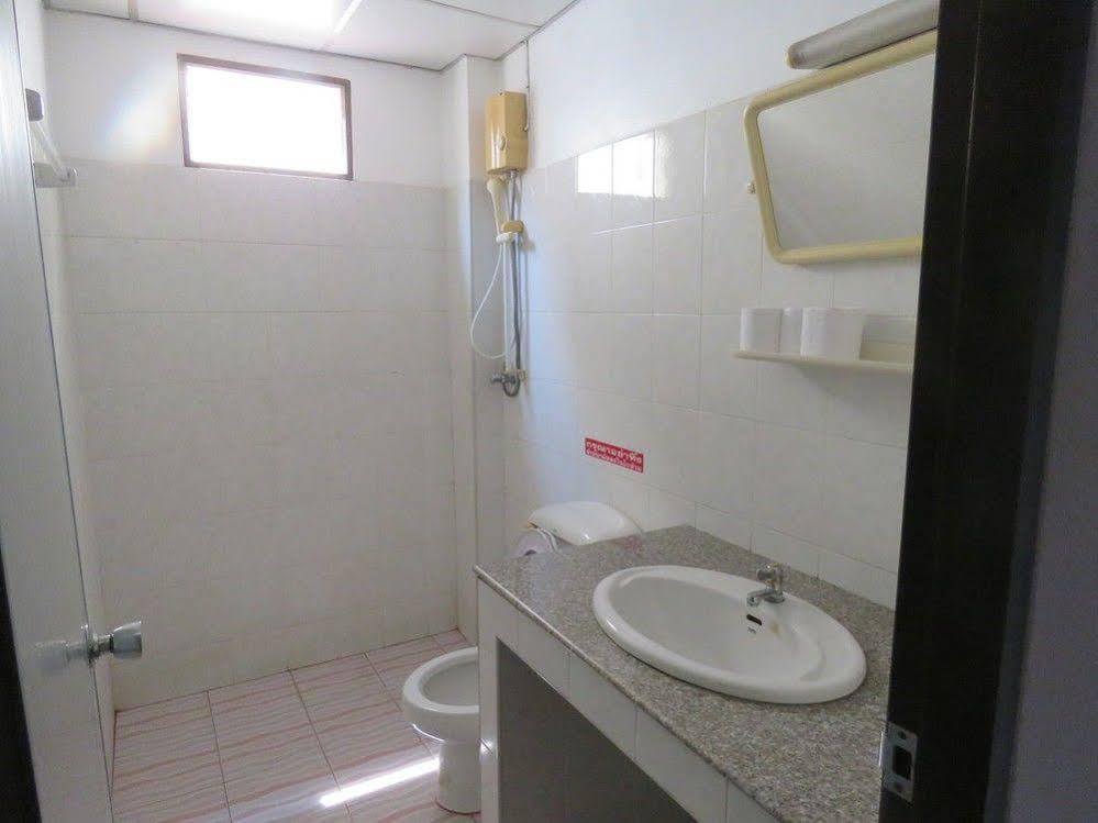 Malee Guesthouse And Restaurant Pattaya Ngoại thất bức ảnh