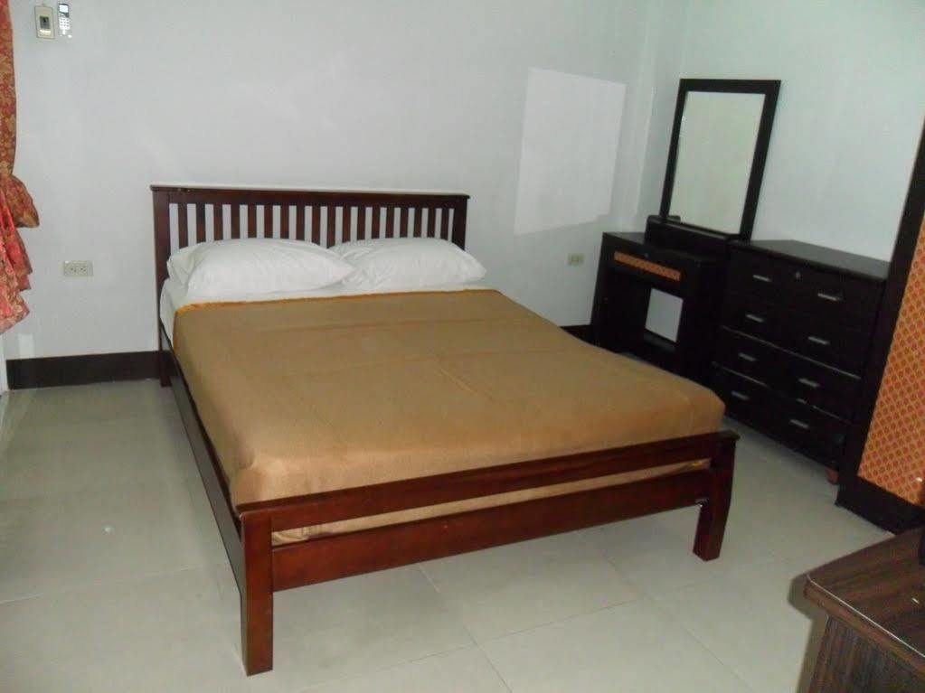 Malee Guesthouse And Restaurant Pattaya Ngoại thất bức ảnh