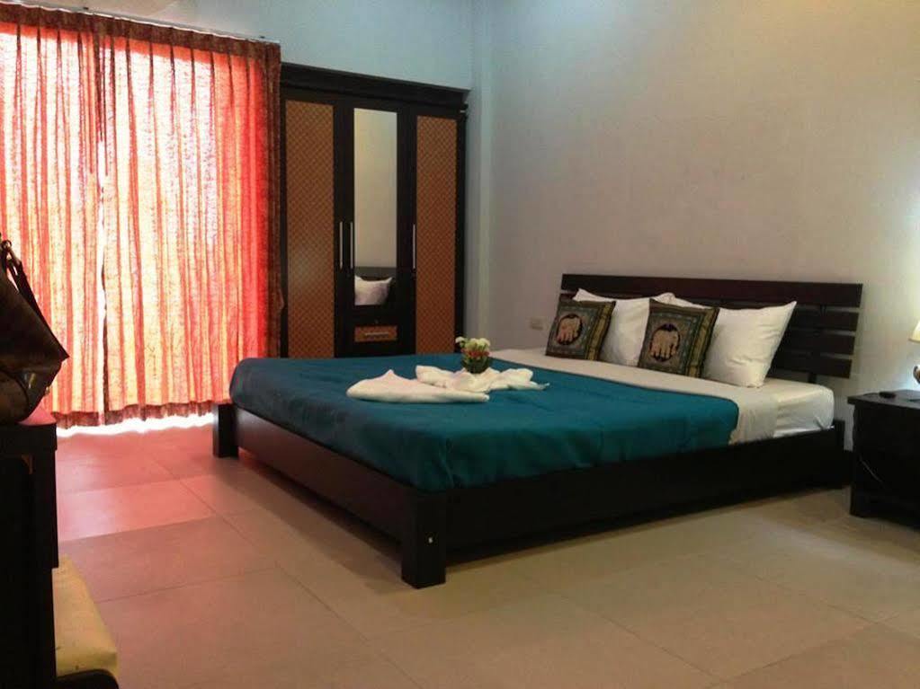 Malee Guesthouse And Restaurant Pattaya Ngoại thất bức ảnh